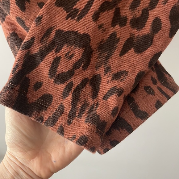 Cropped Leopard Hoodie - Picture 3 of 6